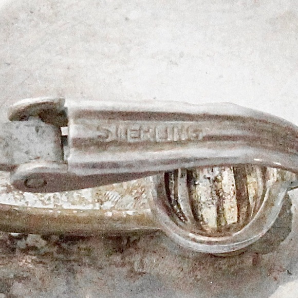 Vintage Sterling Silver Concho Clip On Earrings Large Domed Southwestern - Picture 6 of 6